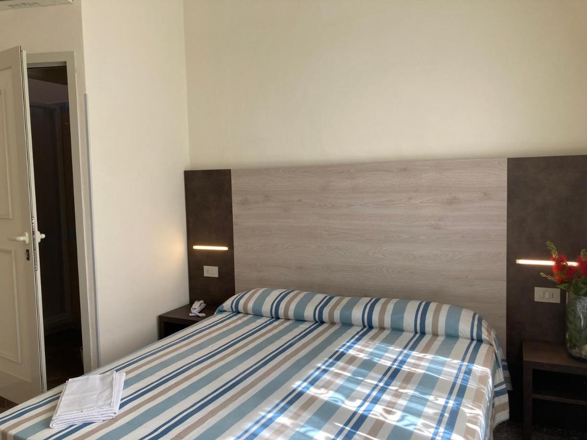 Hotel Verdesolemare 3*